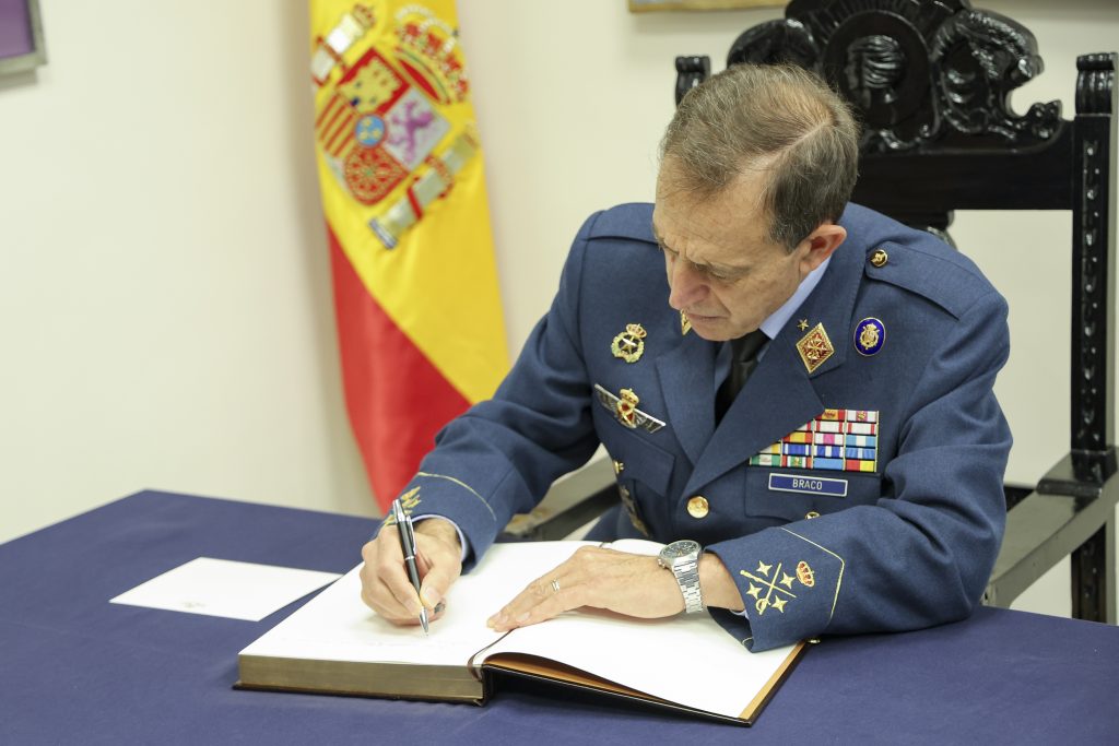 THE CHIEF OF STAFF OF SPANISH AIR AND SPACE FORCE (JEMA), VISITS TACTICAL LEADERSHIP PROGRAMME (TLP) FACILITIES IN ALBACETE